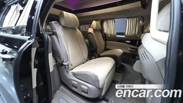 Kia Carnival 2021 thumb 12