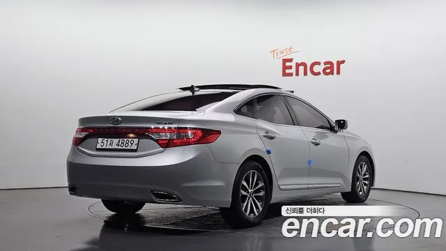 Hyundai Grandeur 2011 thumb 2