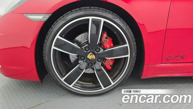 Porsche Cayman 2020 thumb 5