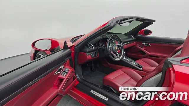 Porsche Cayman 2020 thumb 10