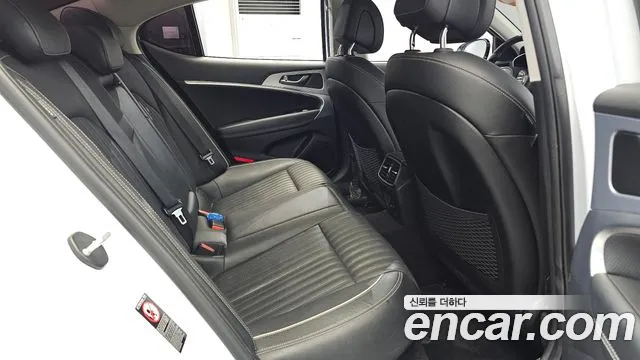 Genesis G70 2018 thumb 11