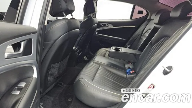 Genesis G70 2018 thumb 12