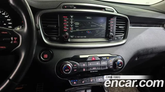 Kia Sorento 2017 thumb 12