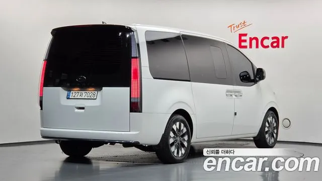 Hyundai Staria 2022 thumb 2