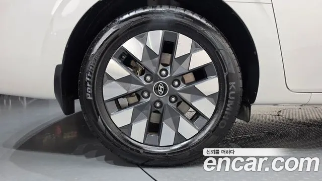 Hyundai Staria 2022 thumb 5