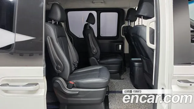 Hyundai Staria 2022 thumb 11