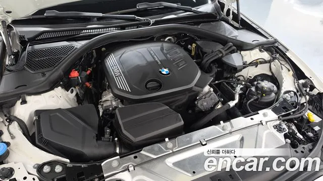 BMW 3-Series 2023 thumb 5