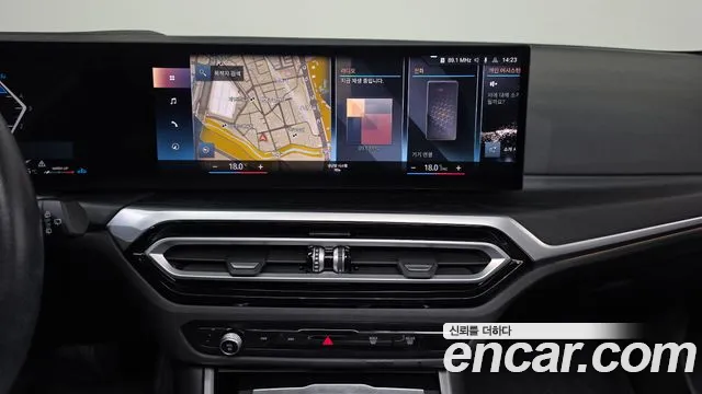 BMW 3-Series 2023 thumb 11