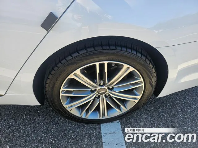 Genesis G80 2016 thumb 5