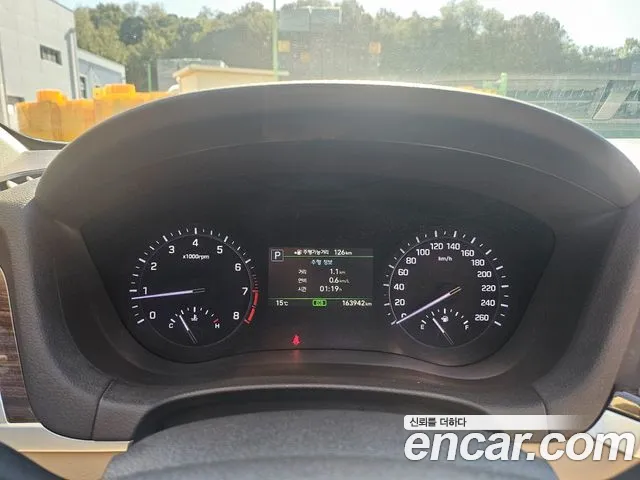 Genesis G80 2016 thumb 8