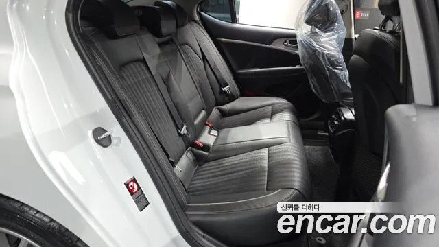 Genesis G70 2020 thumb 11