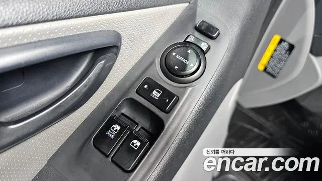 Hyundai Starex 2015 thumb 11