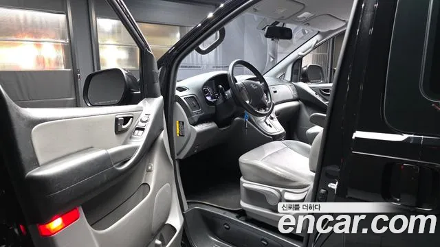Hyundai Starex 2019 thumb 10