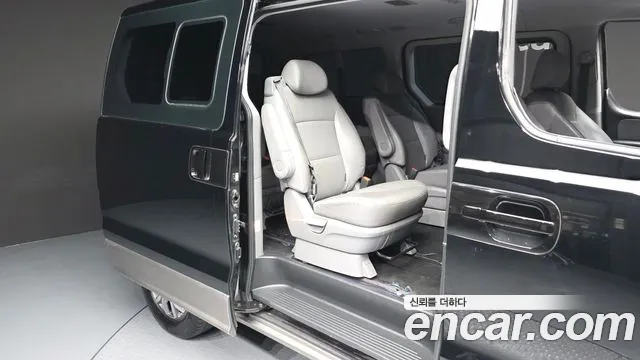 Hyundai Starex 2019 thumb 12