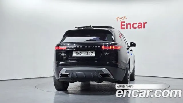 Land Rover Range Rover Velar 2018 thumb 4