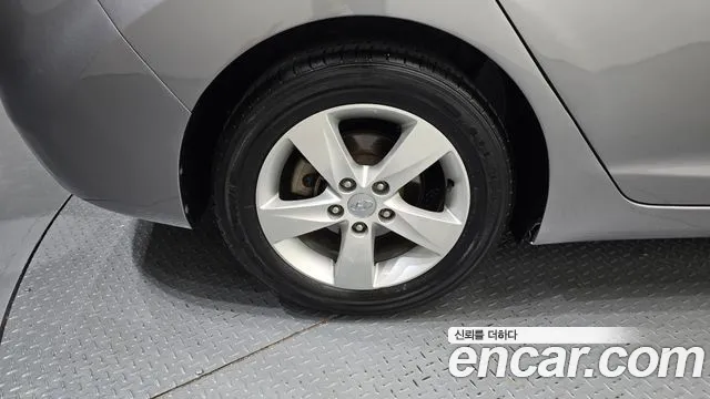 Hyundai Avante 2011 thumb 5