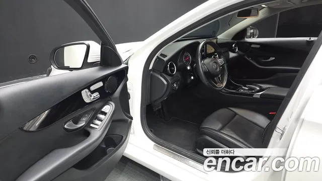 Mercedes-Benz C-Класс 2017 thumb 10