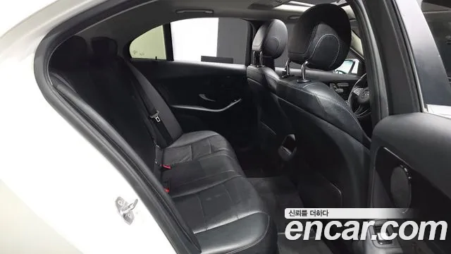 Mercedes-Benz C-Класс 2017 thumb 12