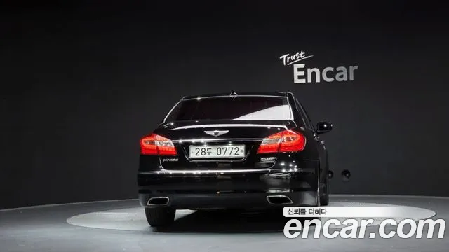 Hyundai Genesis 2013 thumb 3