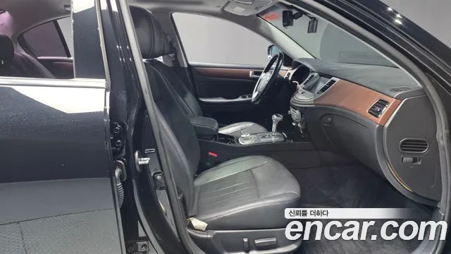 Hyundai Genesis 2013 thumb 10