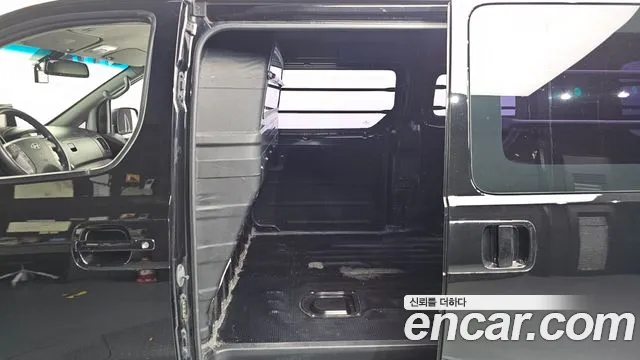 Hyundai Starex 2013 thumb 11
