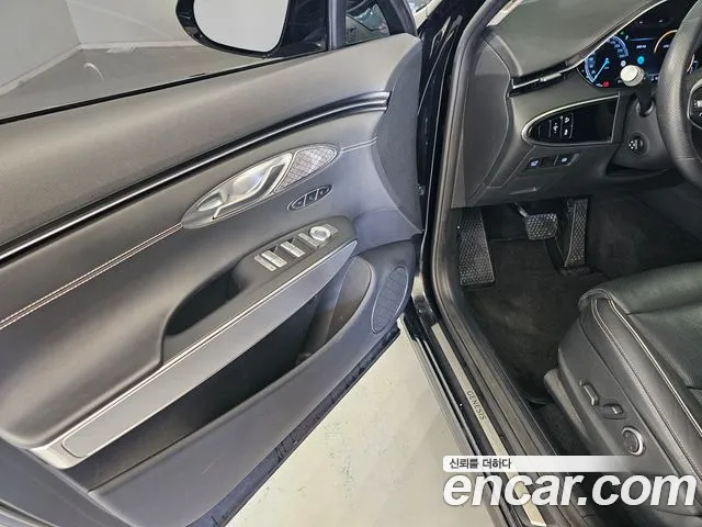 Genesis GV70 2022 thumb 9