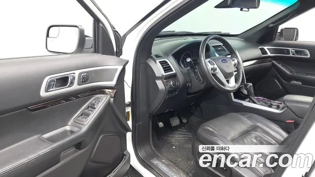 Ford Explorer 2014 thumb 10