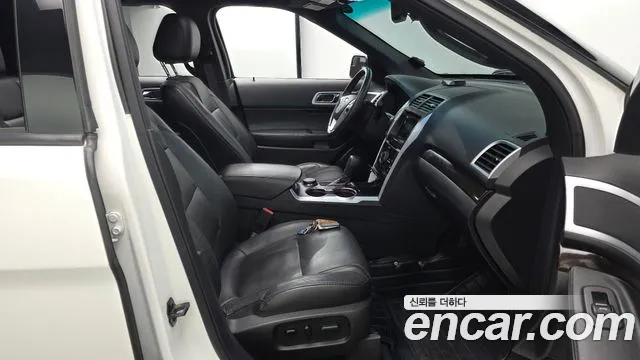 Ford Explorer 2014 thumb 11