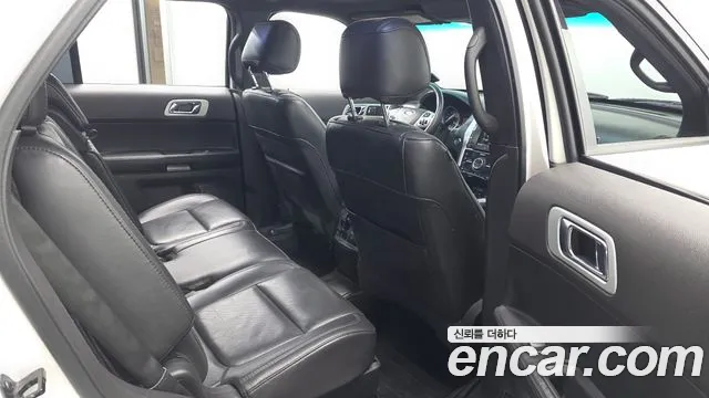 Ford Explorer 2014 thumb 12