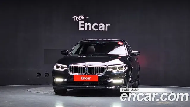 BMW 5-Series 2018 thumb 3