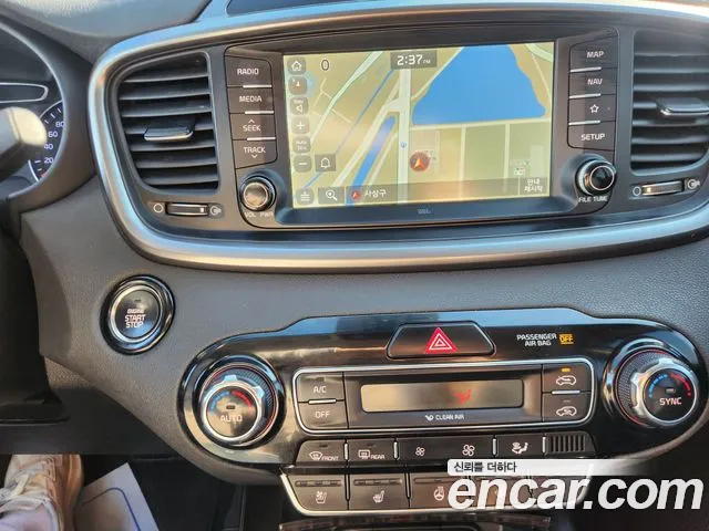 Kia Sorento 2017 thumb 10