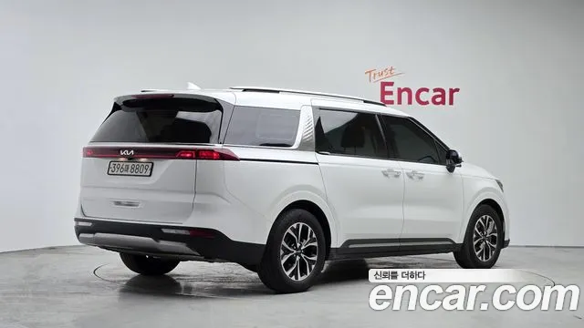 Kia Carnival 2023 thumb 2