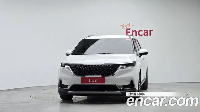 Kia Carnival 2023 thumb 3