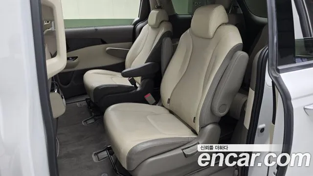 Kia Carnival 2023 thumb 12
