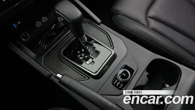 KG_Mobility_Ssangyong Rexton 2023 thumb 9