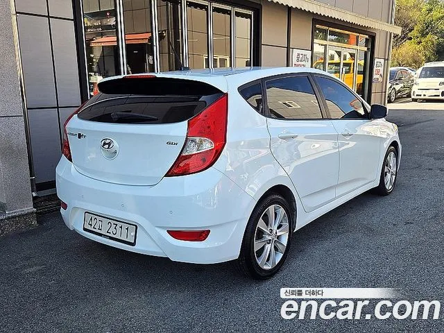 Hyundai Accent 2012 thumb 3