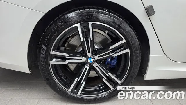 BMW 3-Series 2023 thumb 5
