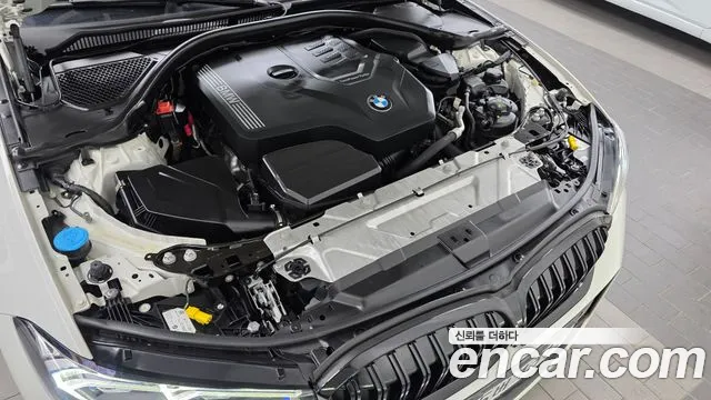 BMW 3-Series 2023 thumb 6