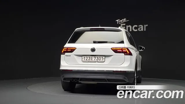 Volkswagen Tiguan 2020 thumb 4