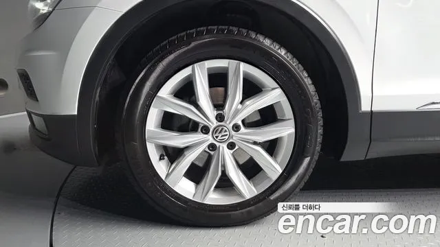 Volkswagen Tiguan 2020 thumb 5