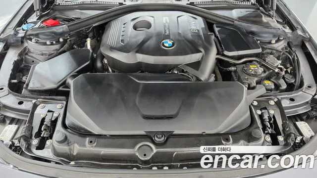 BMW 3-Series 2017 thumb 6