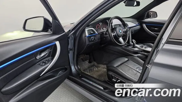 BMW 3-Series 2017 thumb 10