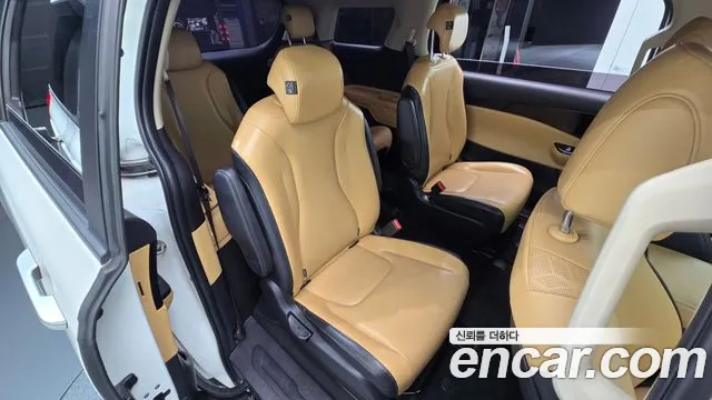 Kia Carnival 2022 thumb 11