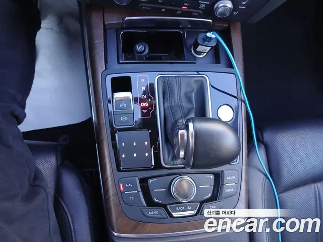 Audi A6 2012 thumb 10