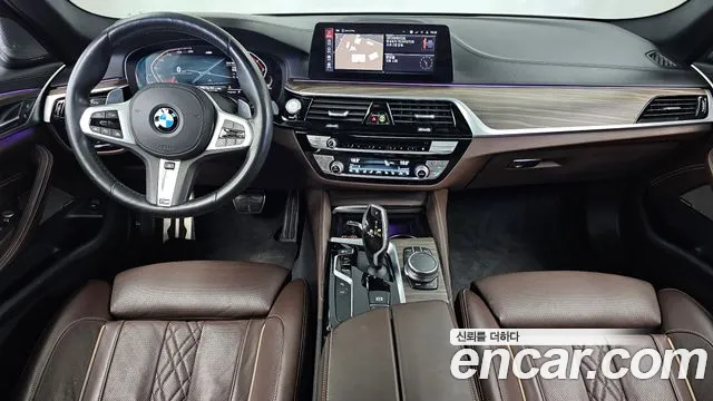 BMW 5-Series 2020 thumb 7