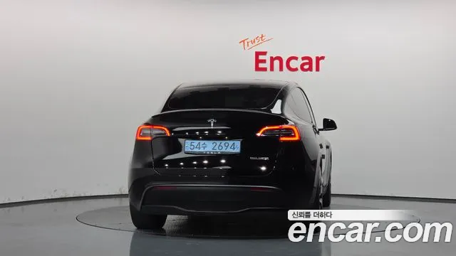 Tesla Model Y 2021 thumb 4