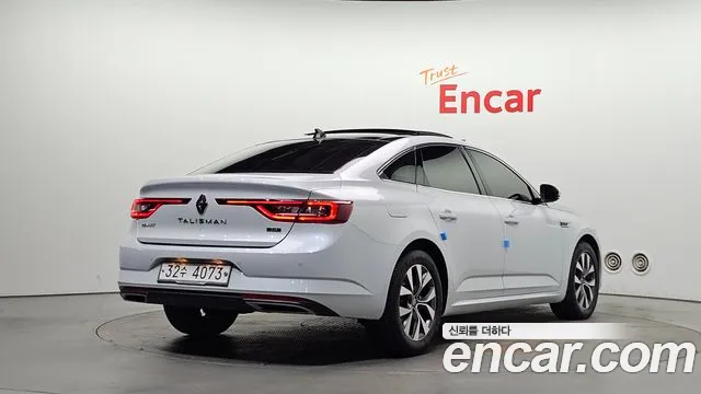 Renault-KoreaSamsung Megane 2016 thumb 2