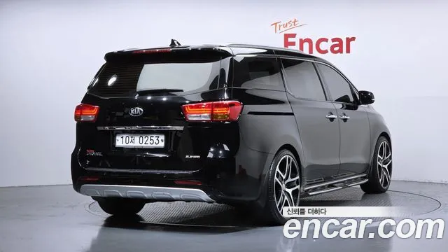 Kia Carnival 2016 thumb 2