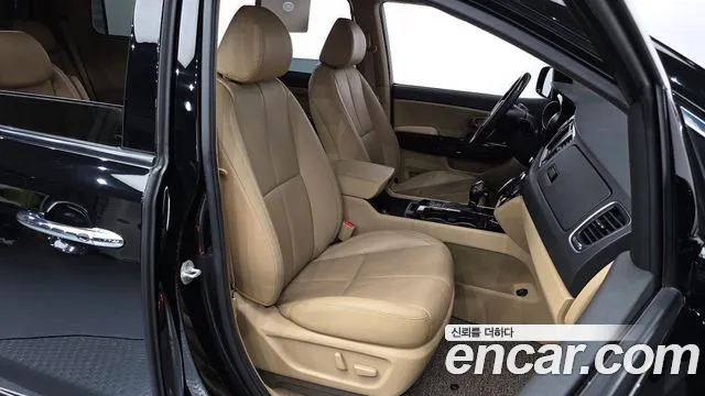 Kia Carnival 2016 thumb 9