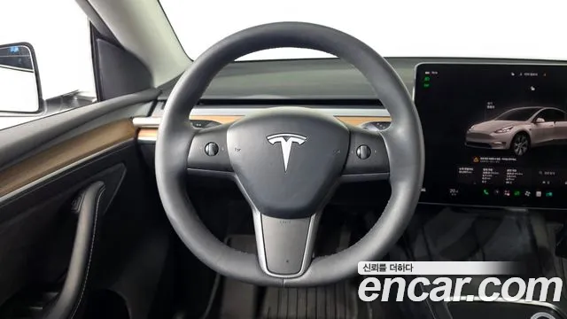 Tesla Model Y 2023 thumb 12